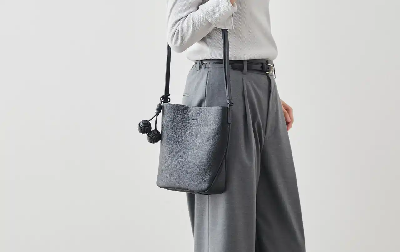兵庫県豊岡市の老舗バッグ工場「コニー」が手掛ける、イタリアンシュリンクレザーバッグ、3種類登場
