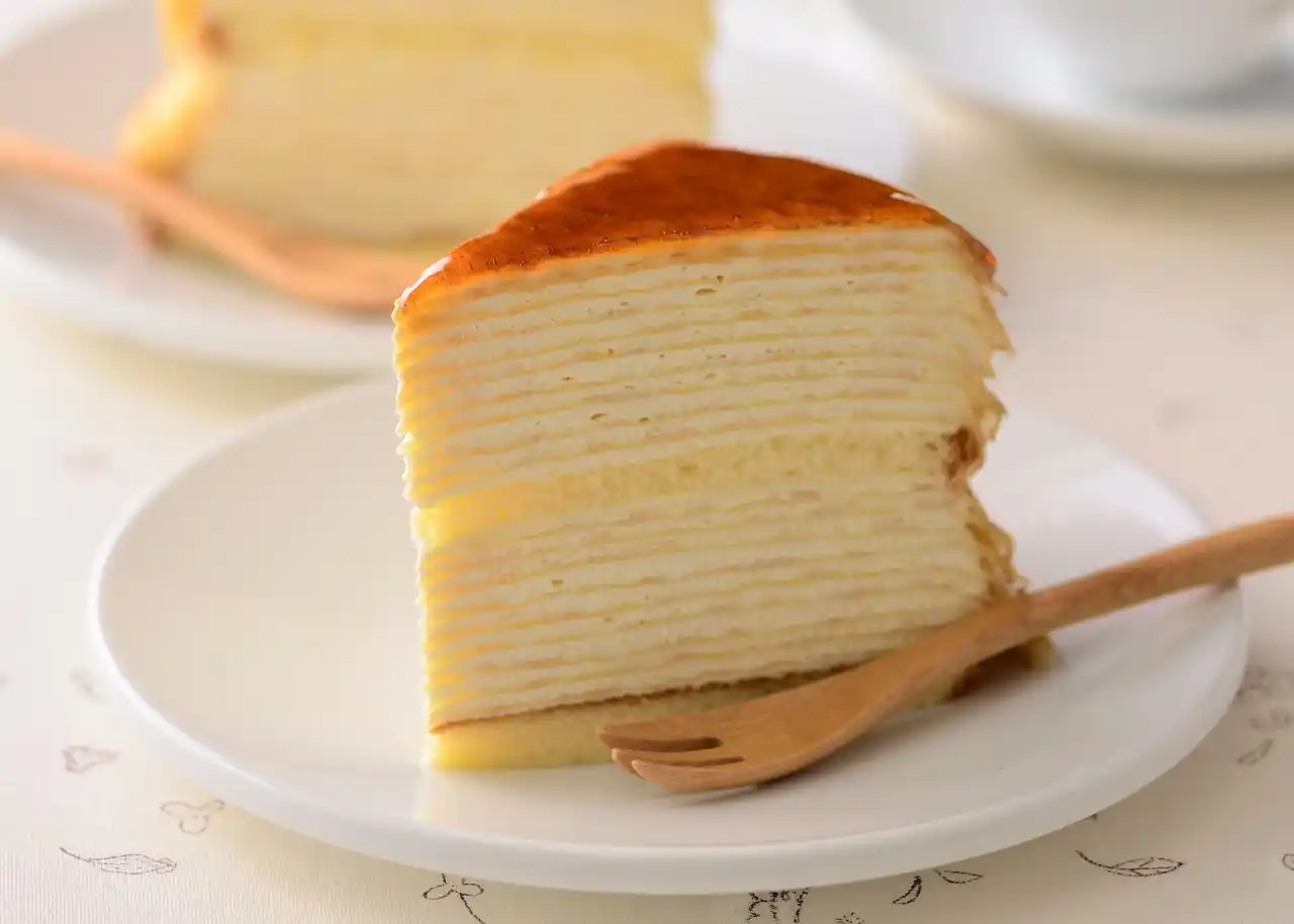 【銀座コージーコーナー】クレープを7枚増量して、19枚重ねた「大きなミルクレープ」を販売！3月19日は“銀座コージーコーナー・ミルクレープの日“