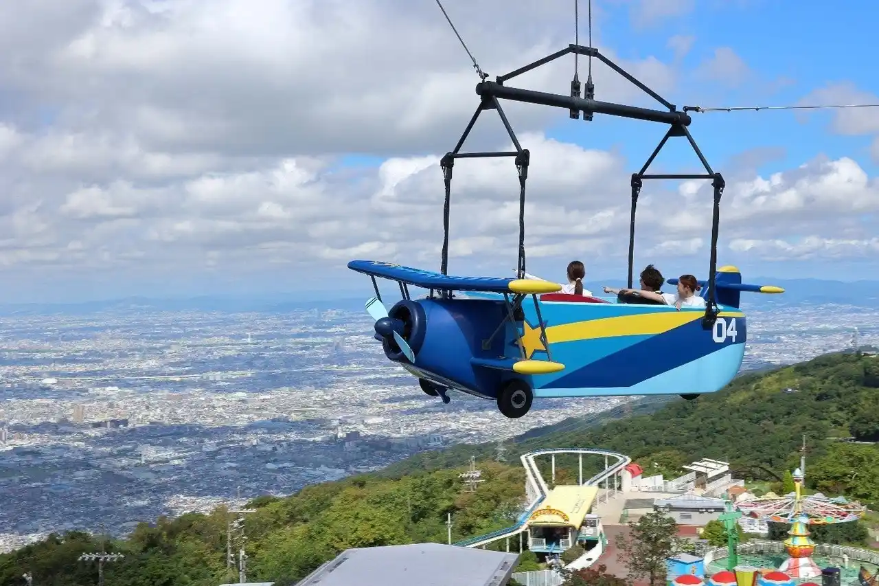 【PicoCELA株式会社】 生駒山上遊園地、PicoCELAの無線ネットワークで通信課題を解決