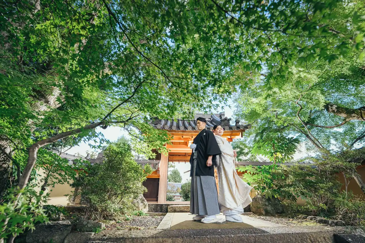 【京都から15分の秘境】オーバーツーリズムを回避。人混みを離れ、静寂の山寺を独占する「和装ロケーションフォト」を高槻で始動