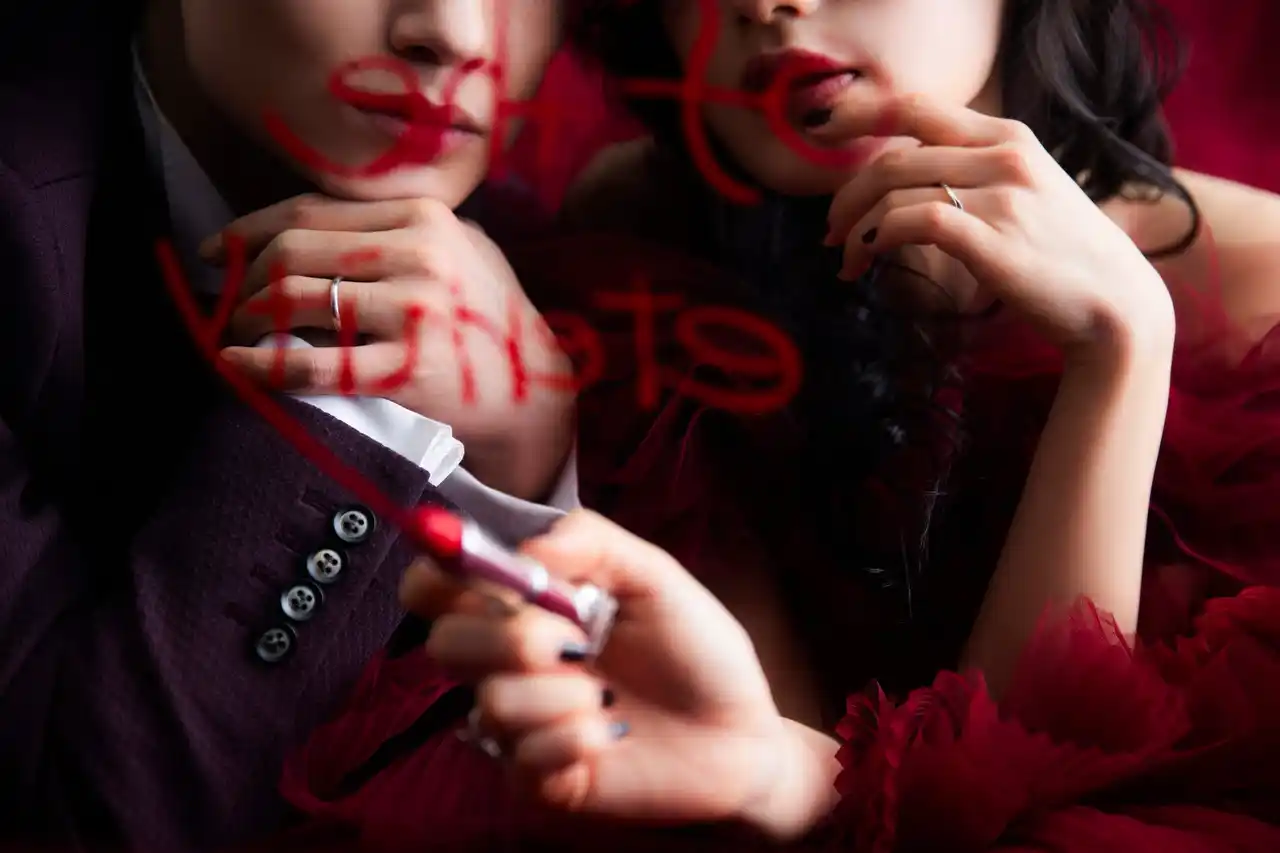 【有限会社三景スタジオ】 【aim札幌店】話題のaimオリジナルドレスを使用したロマンティックな最新ウェディングフォト