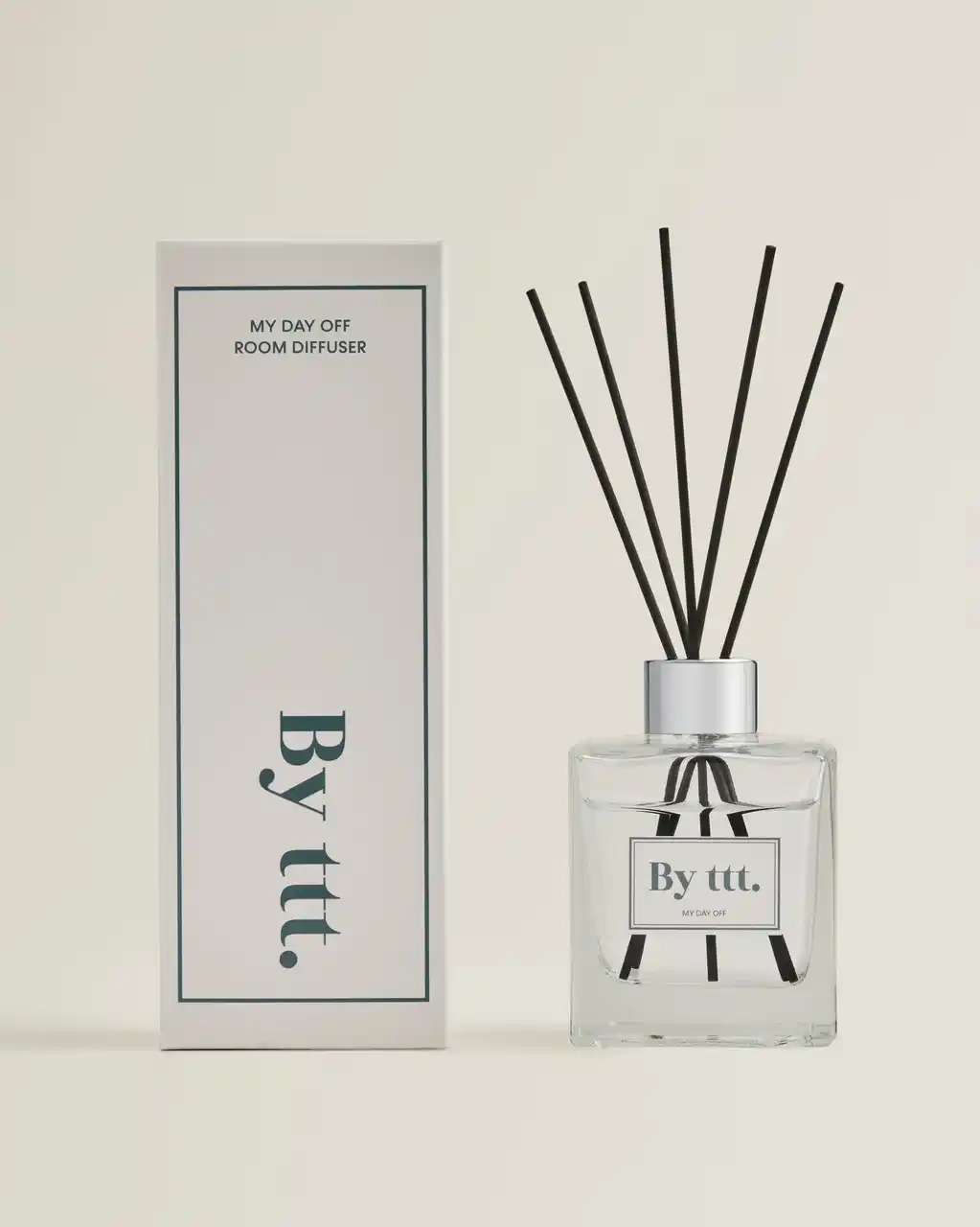 本田翼がフルプロデュース！〈By ttt.（バイティースリー）〉から初のライフスタイルアイテム「MY DAY OFF ROOM DIFFUSER」が1月26日(月)20時より新発売。