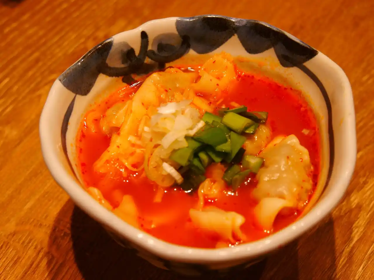 【NATTY SWANKY holdings Co.,Ltd.】 肉汁餃子のダンダダン 下北沢店にて『激辛スープワンタン』期間限定発売