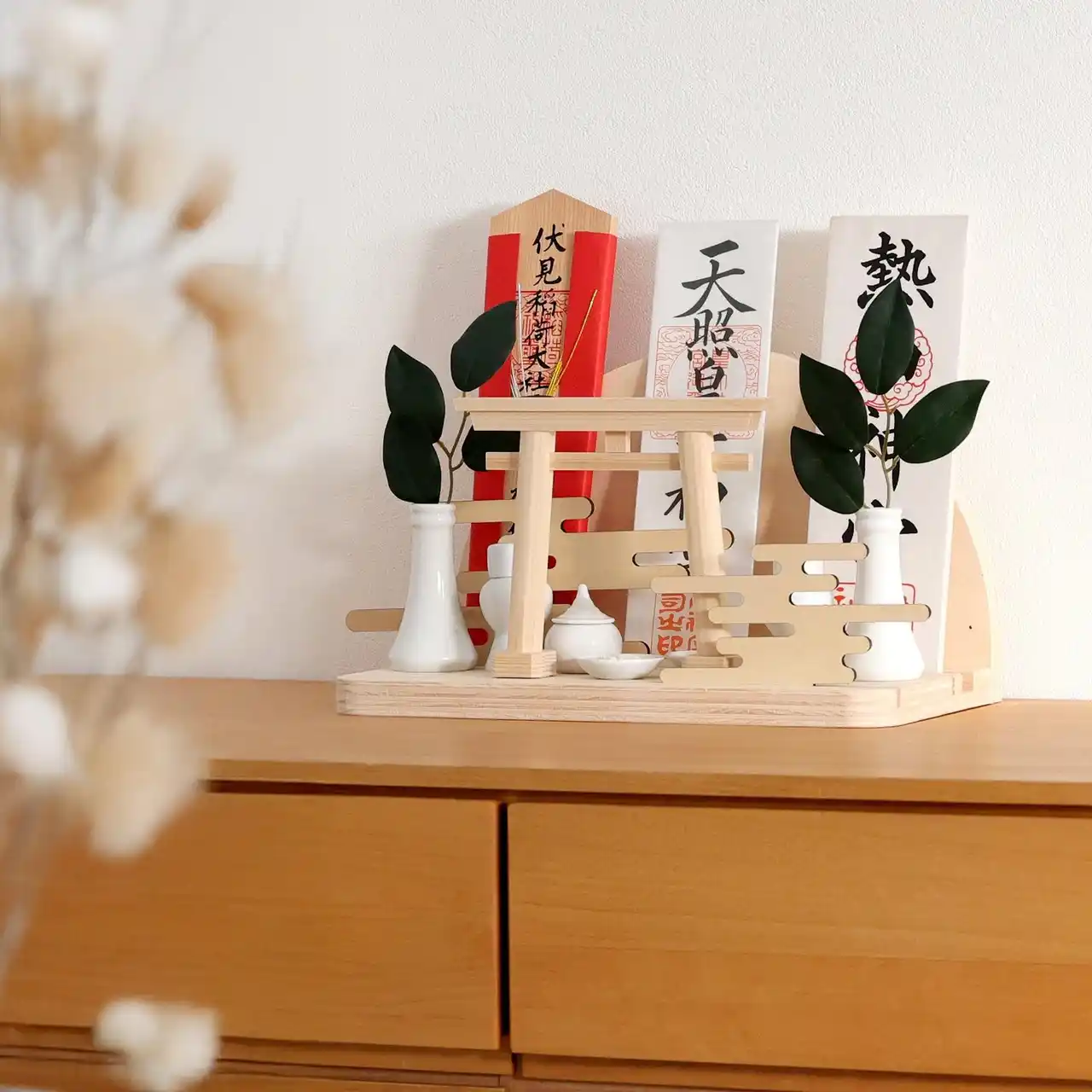 【株式会社 やまこう】 神棚の新しいカタチ。雲と鳥居がいざなう、暮らしに“祈りの時間”