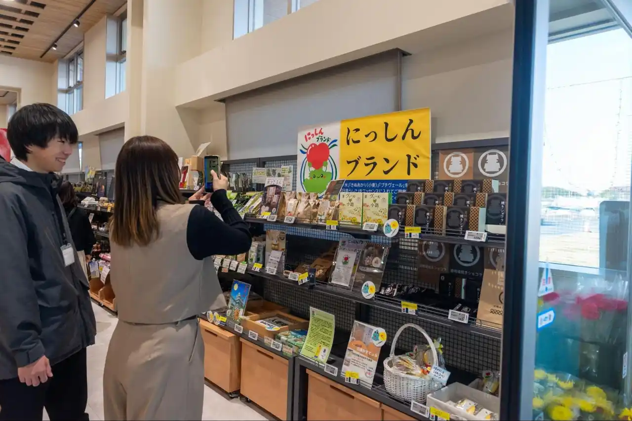 【学校法人栗本学園】 道の駅「マチテラス日進」、リニモなど地元6社と連携名商大商学部が広報動画制作を通じた実学教育を実施