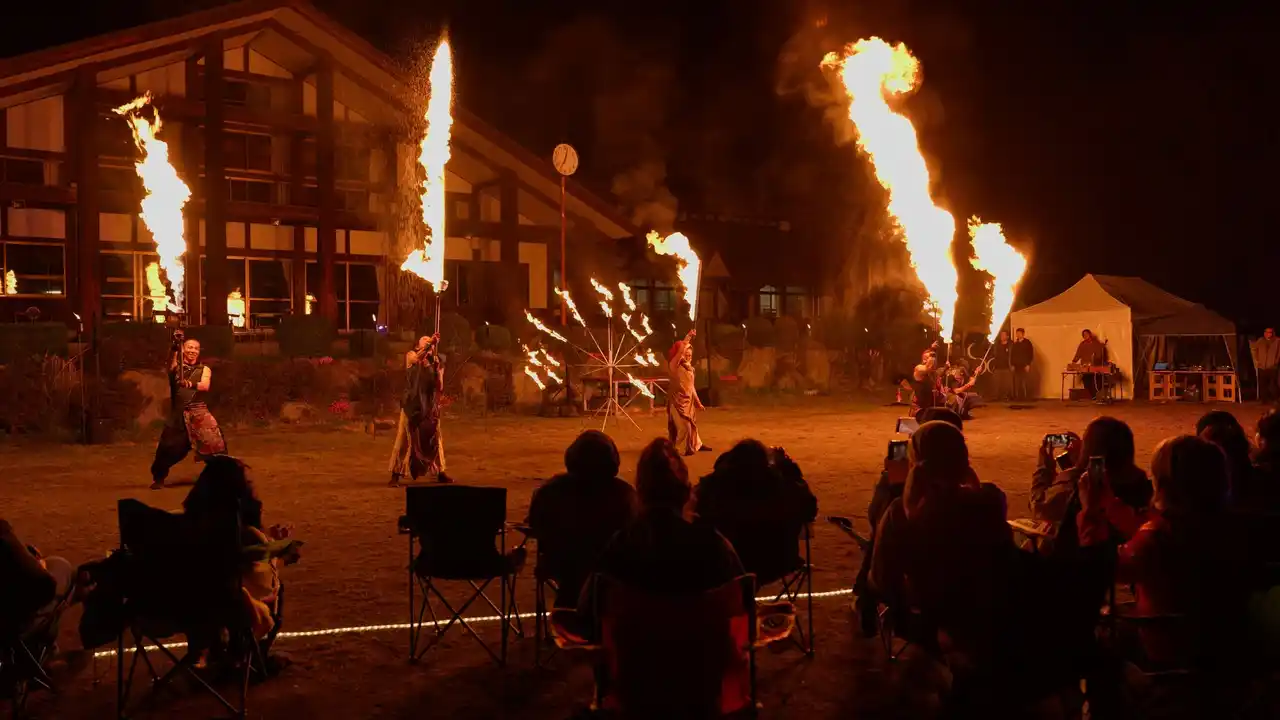 【開催速報】夜の廃校が炎に包まれる3日間が開幕！炎の祭典『Art Fire Festival 2026』、国内外のトップパフォーマーが集結。ワークショップと実験的演出が融合した特別な3日間の幕が開く。