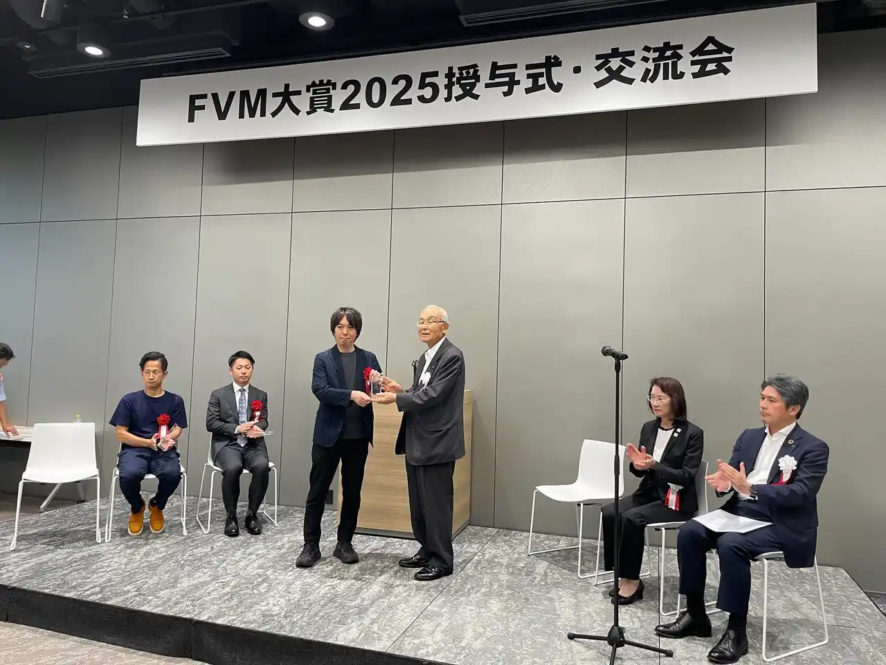 カプセルジャパンが「FVM特別賞2025」を受賞＆受賞記念講演を実施