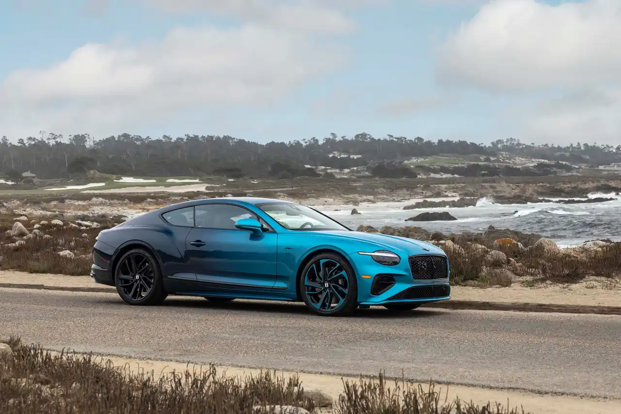 【ベントレーモーターズ ジャパン】 唯一無二のグラデーション美を実現した新塗装技術「オンブレ by マリナー」を発表