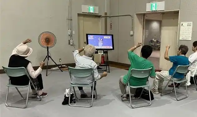 【株式会社エクシング】 JOYSOUNDを展開するエクシング、高齢者移動支援に「楽しみ」を創出する取り組みを開始 ～栃木県芳賀町「いきいきお出かけ支援」と連携し、カラオケ・音楽療養コンテンツを提供～