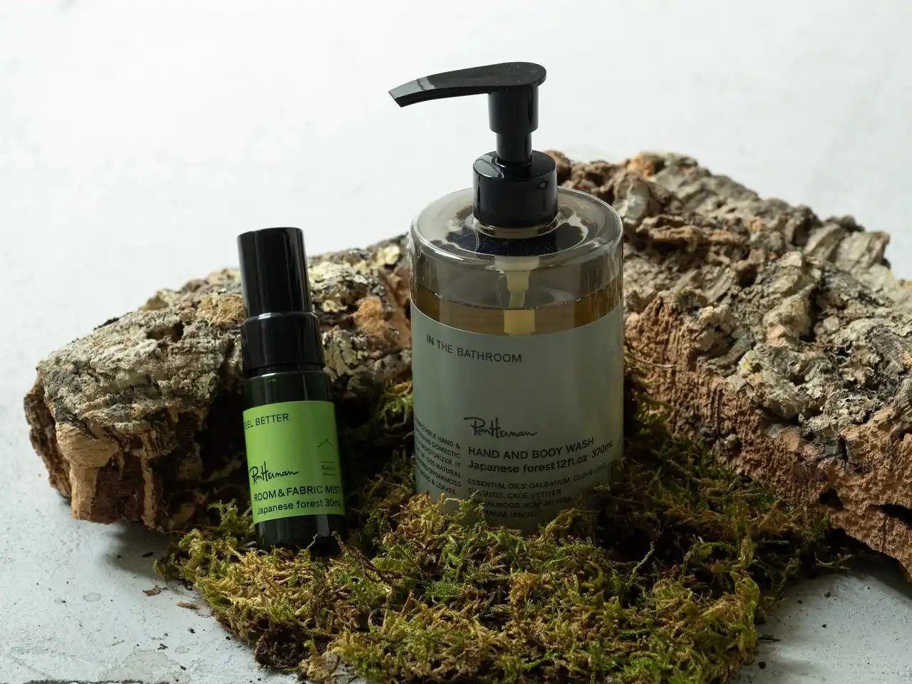 【株式会社リトルリーグ】 【ロンハーマン】Ron Herman Cosmeticsより、霧に包まれた“苔生す日本の森”をイメージした新しい定番となる香りが登場