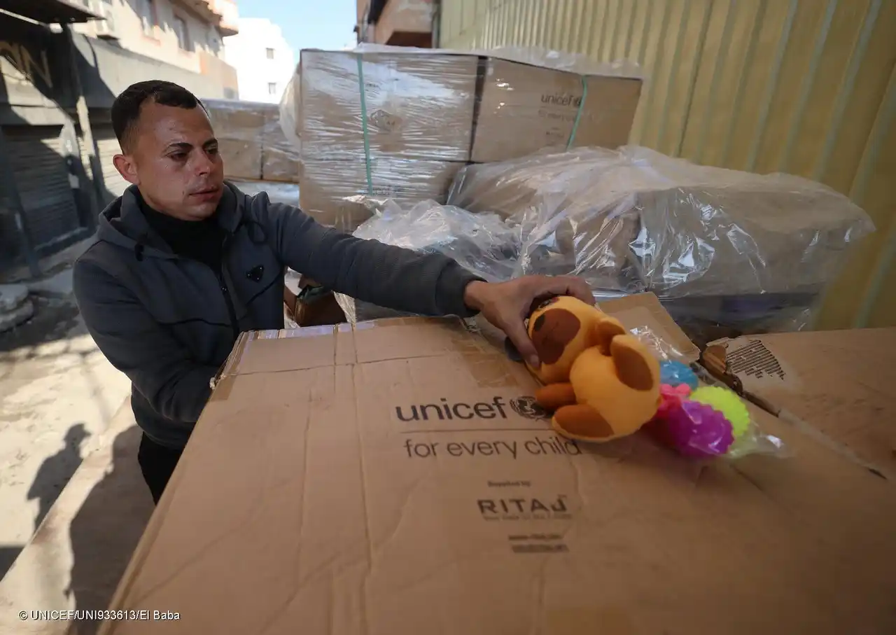 【公益財団法人日本ユニセフ協会】 子ども向けレクリエーション物資、2年ぶりにガザへ　おもちゃや筆記用具など　ユニセフ事務局次長「遊びは日常を取り戻す手段」 【プレスリリース】