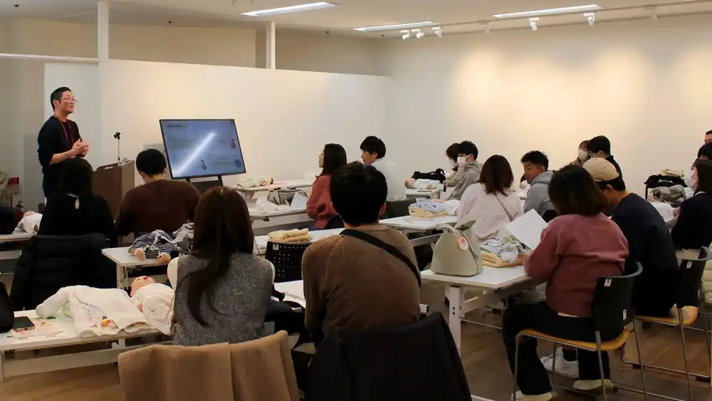 【株式会社 赤ちゃん本舗】 アカチャンホンポでプレママ・プレパパスクールを開催！