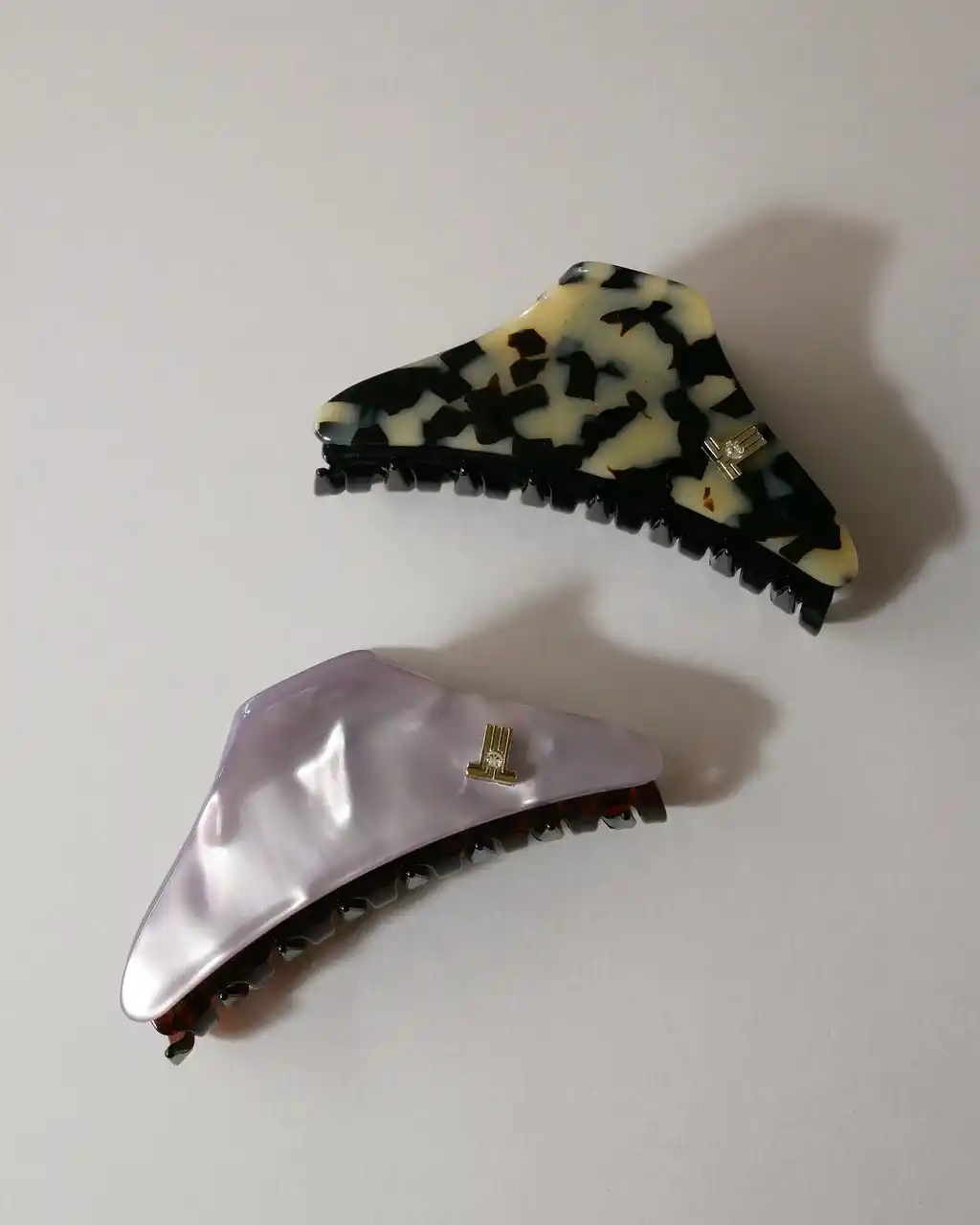 【株式会社ヴァンドームヤマダ】 【LANVIN en Bleu costume jewelry】ニュアンスカラーのヘアークリップと耳たぶが痛くなりにくいイヤリング「ソフトリッチリング」の新作を発売