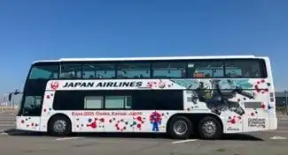 【株式会社南海国際旅行】 9/5より【JAL×ガンダム　レストランバス】大阪・関西万博会場から1日3便運行を開始します