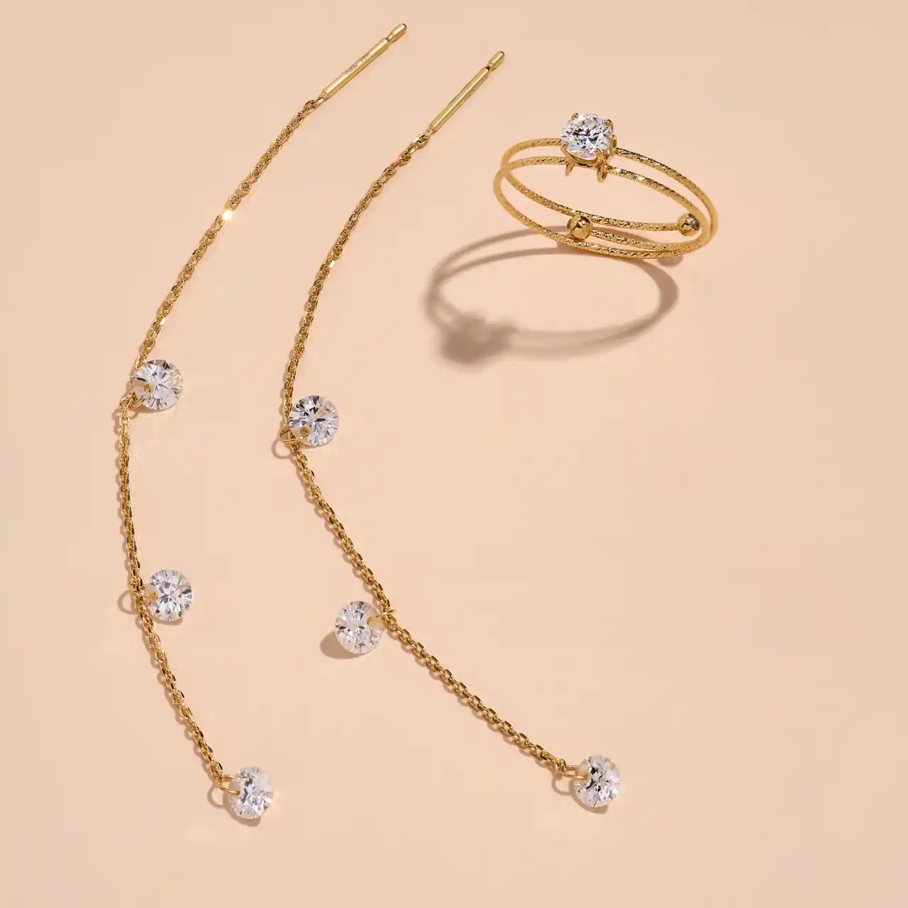 モアサナイトが“浮かぶように輝くリング”と“揺れて煌めくピアス”の2アイテムが新登場　人気のレーザードリルシリーズに待望の【K10YG】ラインもデビュー