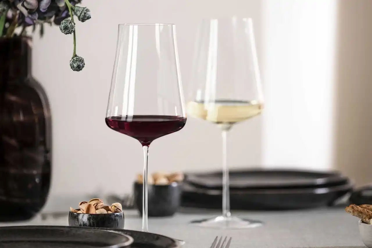 【ツヴィーゼル グラス】ドイツの有名ワイナリー「ドライスィアッカー」とのコラボレーションによる新作オールラウンドグラスを発売