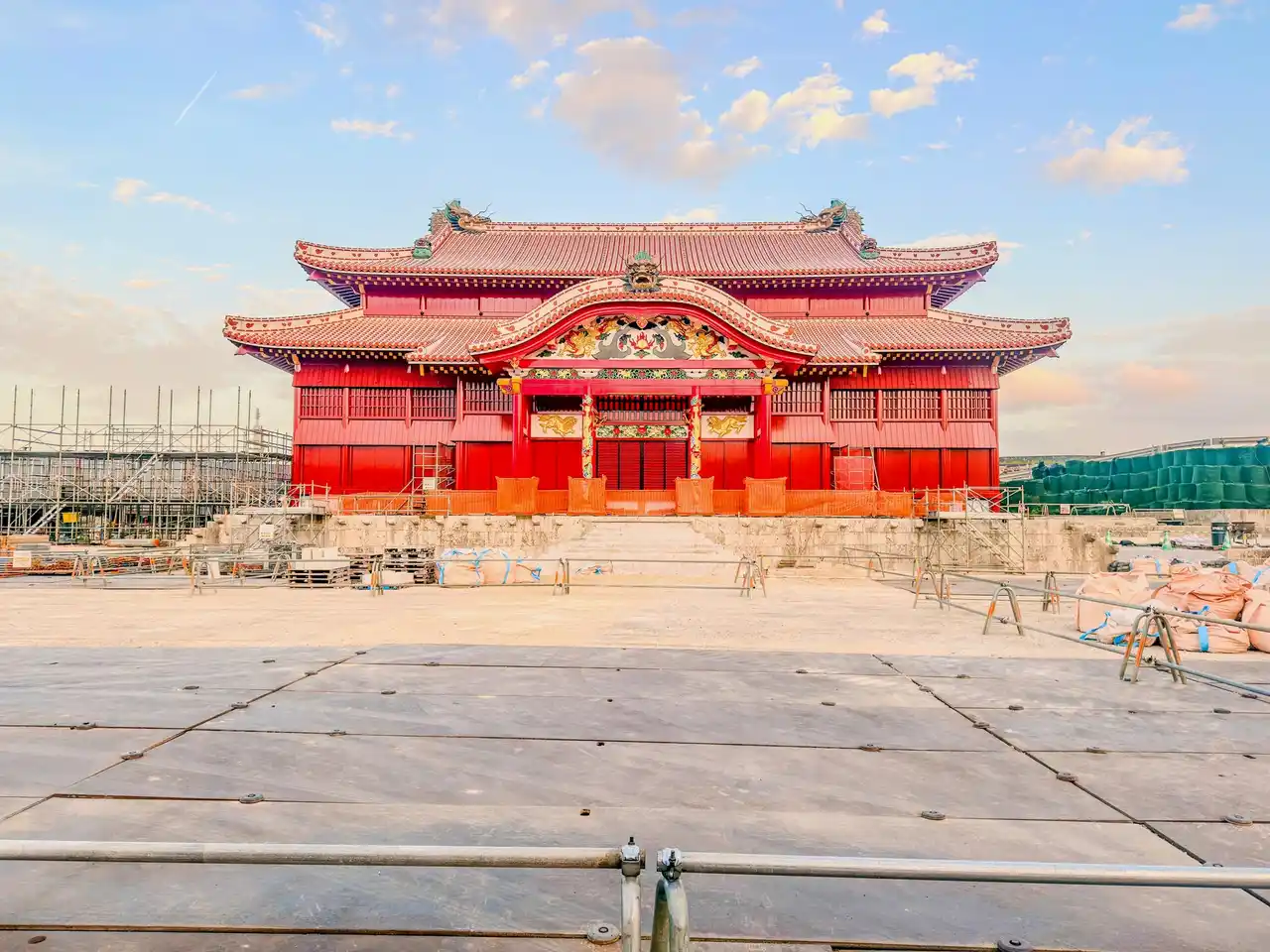【一般財団法人　沖縄美ら島財団】 【首里城公園】年末年始限定― 外観工事完了の「正殿」を正面から ―首里城正殿・工事エリアを特別公開！