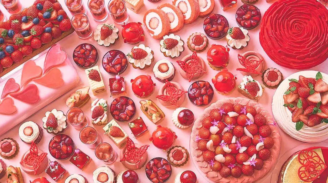 イチゴ尽くしのスイーツビュッフェ「ストロベリーにメロメロ」を開催
