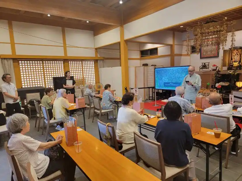 全国で開催されたお寺での終活スマホ教室の様子(群馬石上寺)