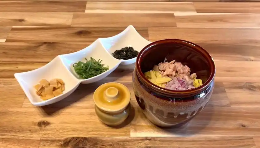 創業205年の老舗・伊達醸造の新たな挑戦鹿児島『天然黒酢の壺そば』販売開始