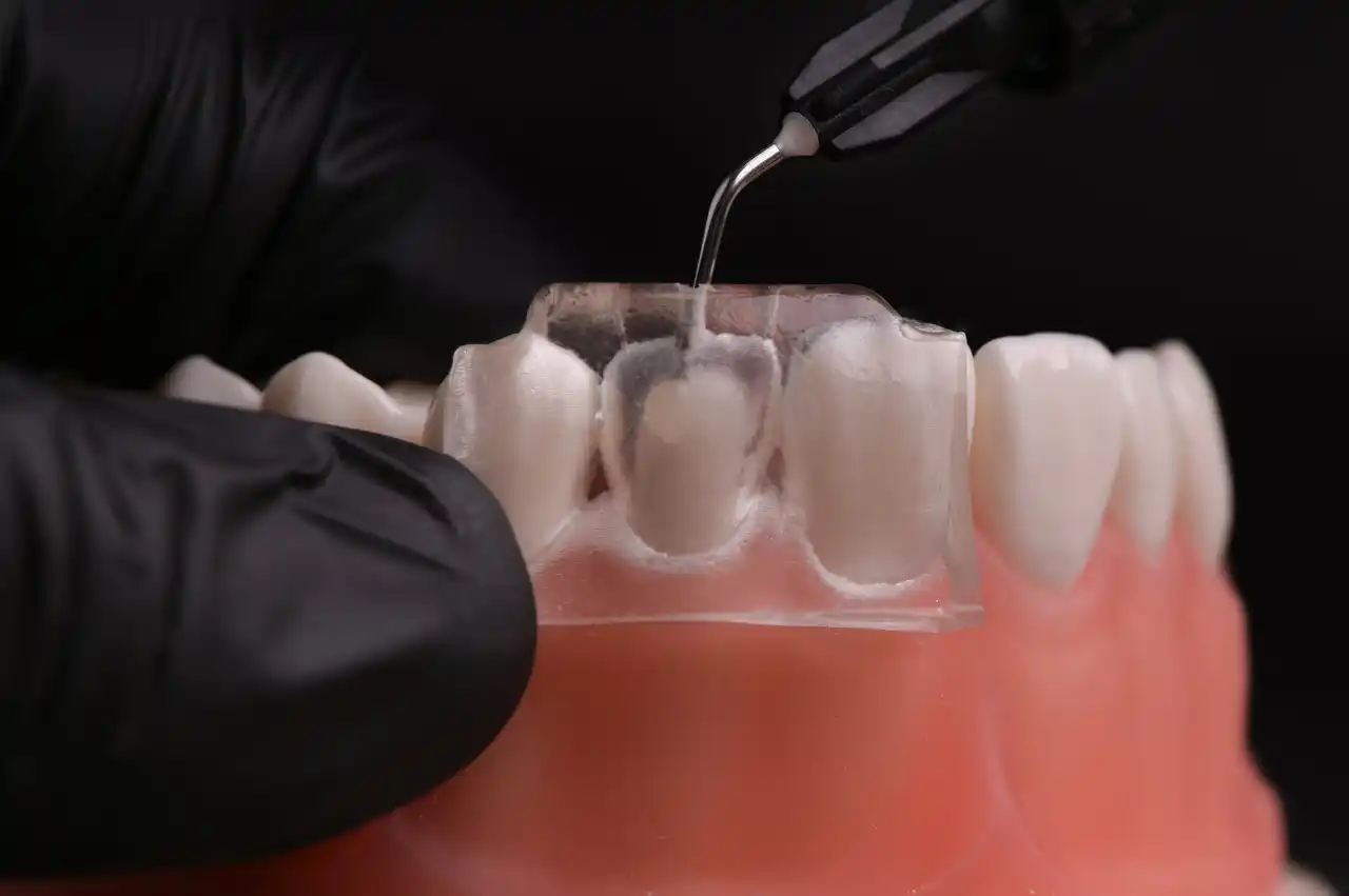 【株式会社amidex】 「健康な歯を削らない治療」の普及を背景にamidexがプレシリーズAで1.2億円を調達