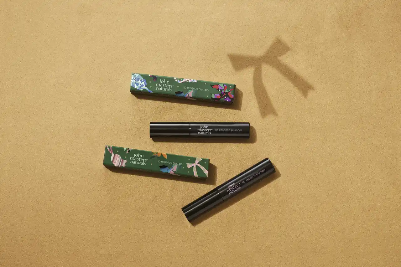 【株式会社ジョンマスターオーガニックグループ】 2025.12.4 debut 艶やかぷるん、ふっくらとした唇に導くリッププランパーが登場