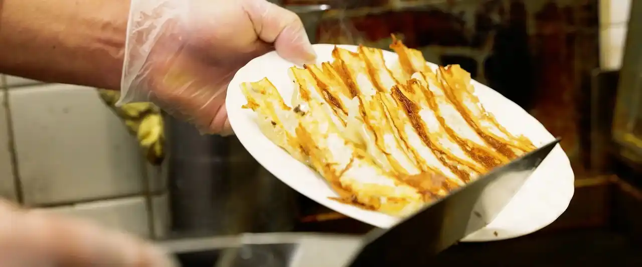 【中華屋龍】 創業1997年、東加古川の中華屋「龍（ロン）」28年目の挑戦、地元で愛されてきた餃子を全国へ