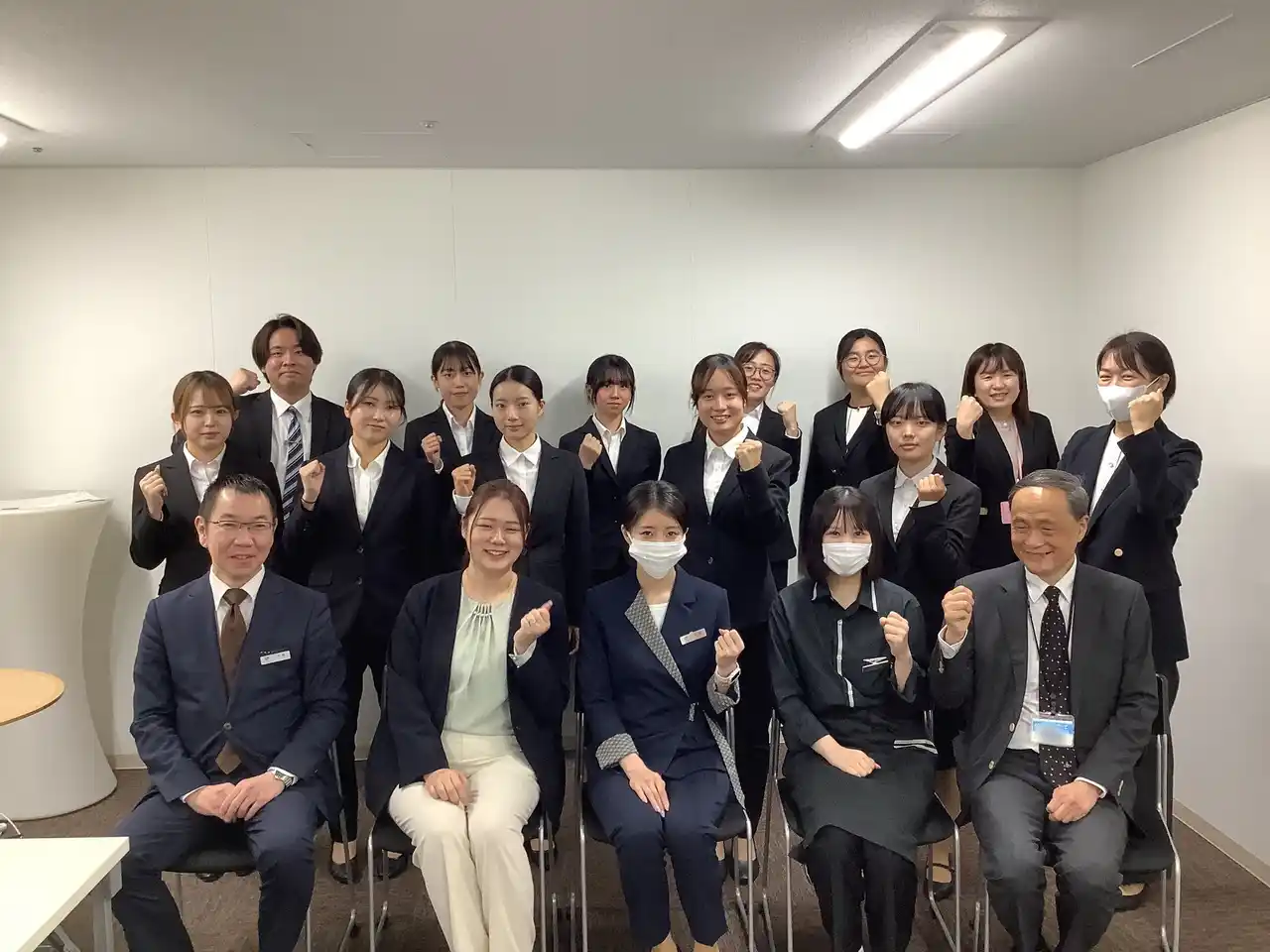 福岡　麻生外語観光＆ブライダル専門学校の学生が都ホテル博多のスタッフと「現代社会の課題と将来について学ぶ」交流研修会を実施