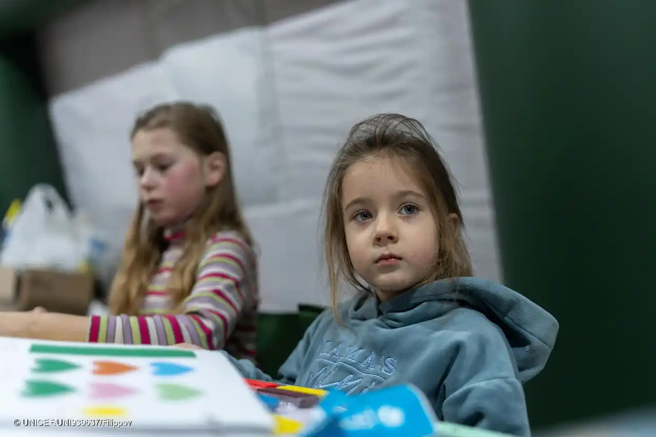 【公益財団法人日本ユニセフ協会】 ウクライナ、4年続く戦争　3人に1人の子どもが国内外に避難　死傷者数は3年連続で増加 【プレスリリース】