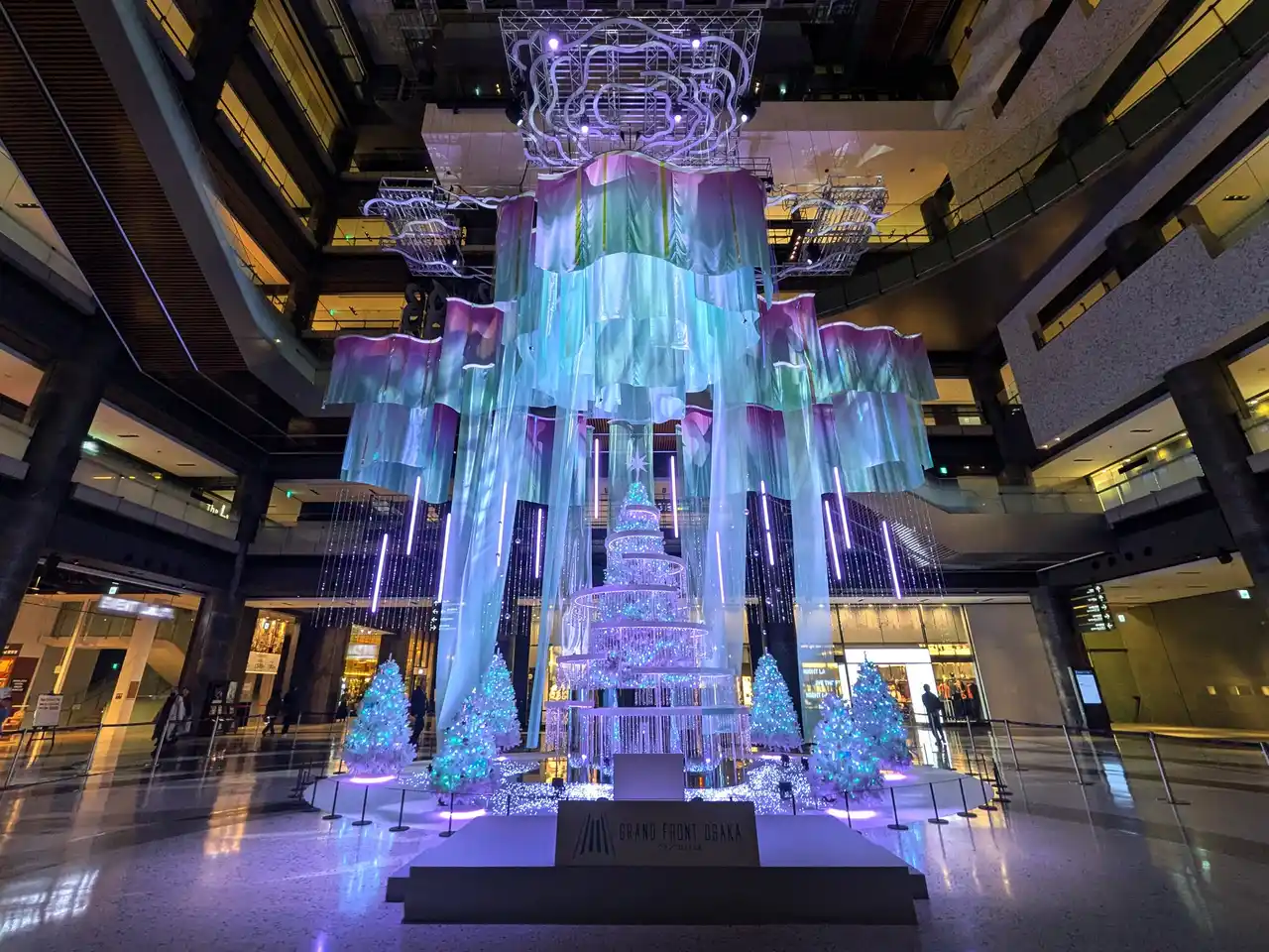 2025年のクリスマスシーズンを盛り上げるツリー＆イルミネーション