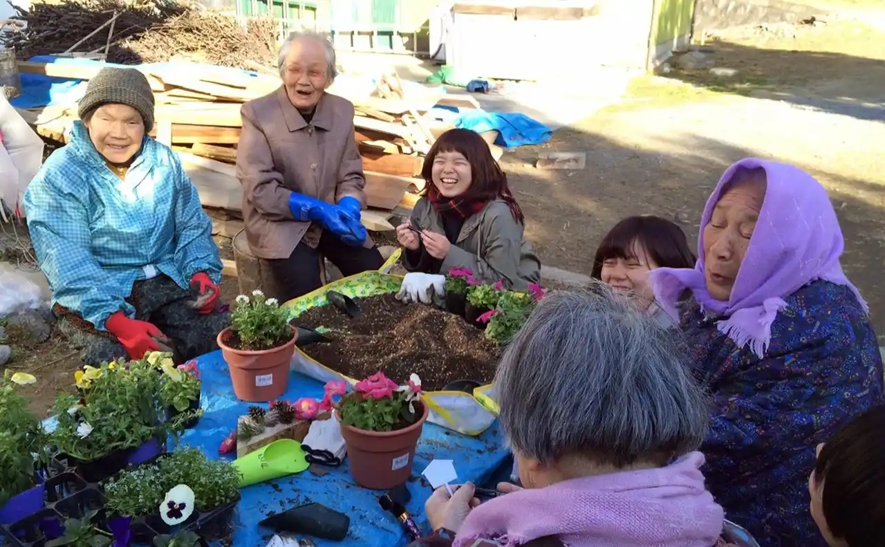 【認定特定非営利活動法人SET】 3.11を前に見つめ直す。東日本大震災から15年。震災ボランティアから始まった関係性が、若者の人生を変える「第二のふるさと」になるまで