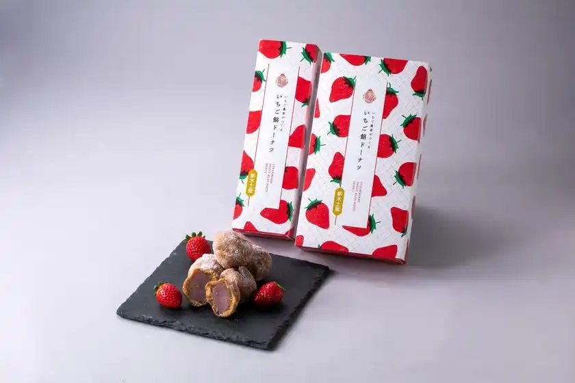 いちご餡ドーナツ