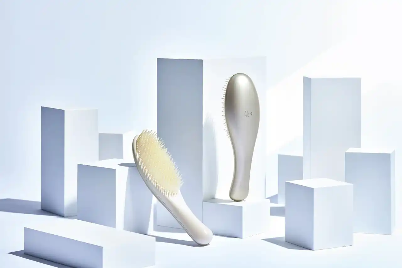 【新発売】ごわつく髪も“するん”とほどける。ピタッとはまるフィット感で、毎日のブラッシングを至福のセルフケアタイムに。