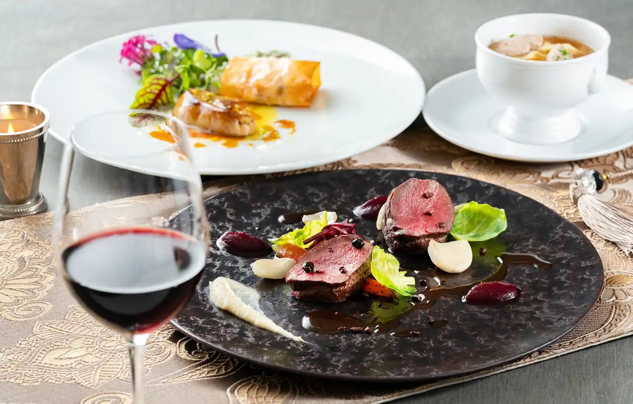 【ホテルオークラ福岡】博多座コラボレーションメニューをフレンチレストラン ル・シャンドールにて5日間限定で提供