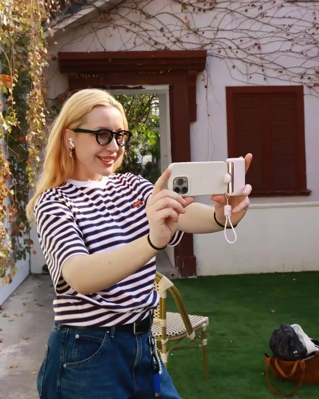 【RORRY】春先の外出が増える季節にミニバッグ派の女性に選ばれる、USB-C端子一体型モバイルバッテリー「PalmGo」