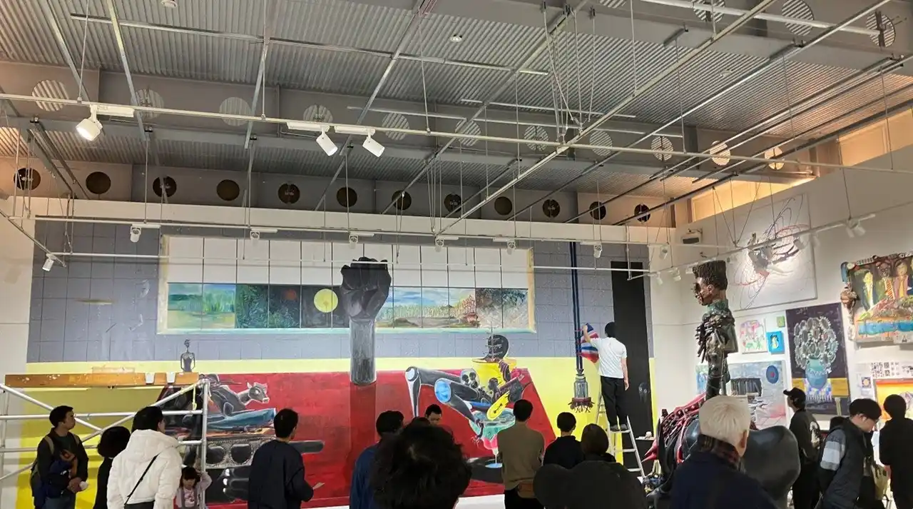 【福井県あわら市】 金津創作の森美術館「長坂真護展 Still A BLACK STAR supported byセーレン」１万人達成記念セレモニー開催