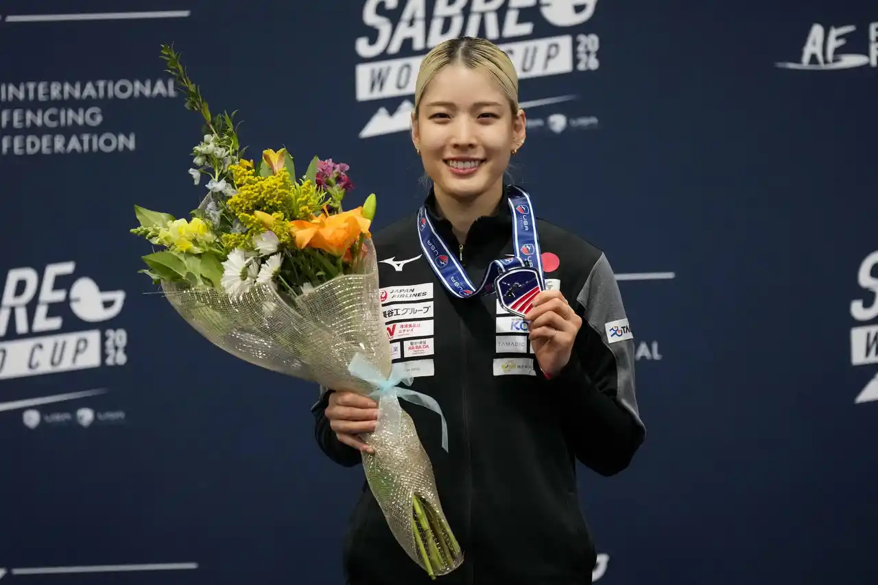 【公益社団法人日本フェンシング協会】 【フェンシング】女子サーブル ワールドカップ（アメリカ/ソルト レイク シティ）で江村美咲が準優勝！
