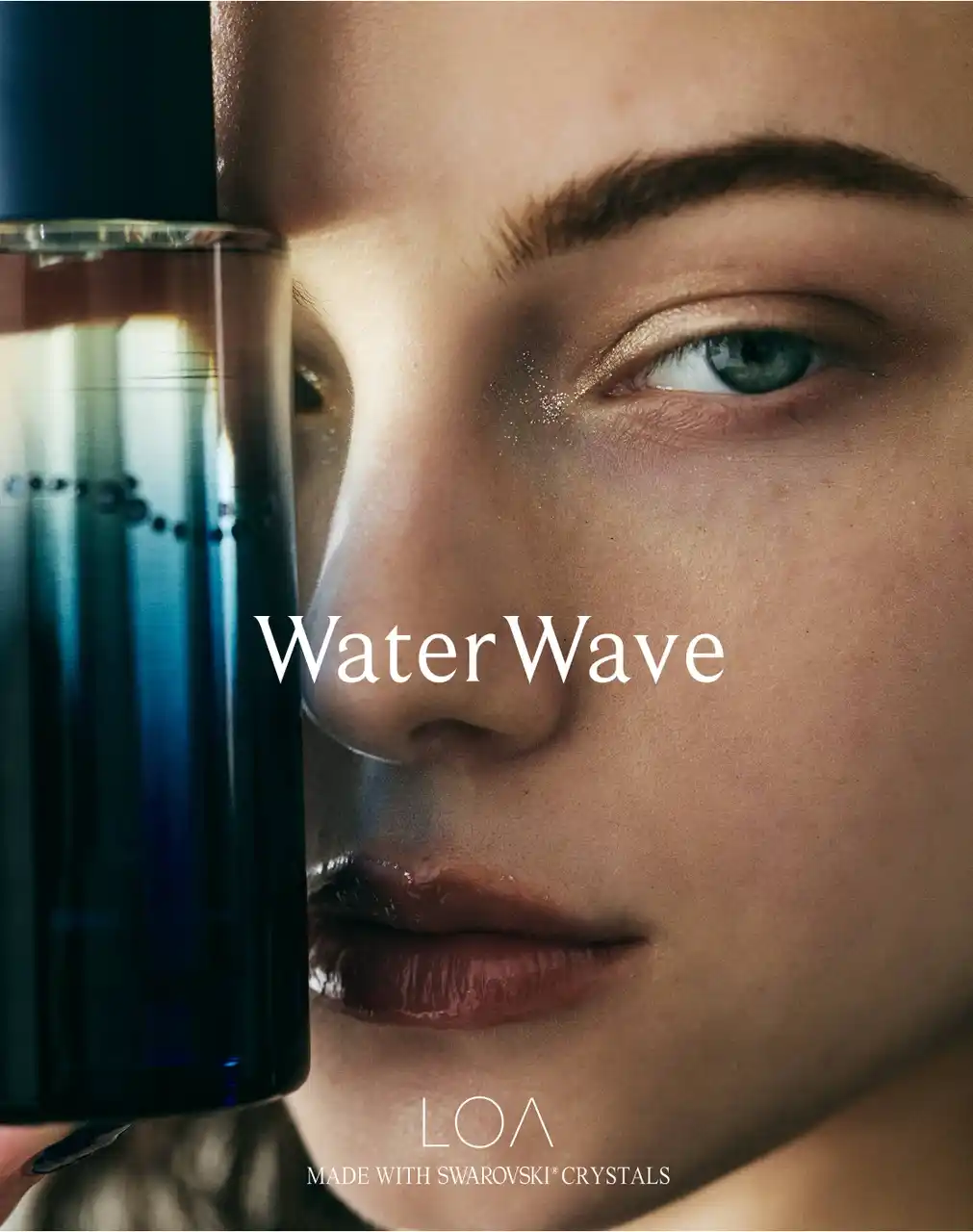 【Jade Japan株式会社】 LOA × Swarovski(R)Crystals 香りと輝きが重なり合う瞬間。コラボレーションプロダクト「Water Wave」が誕生。