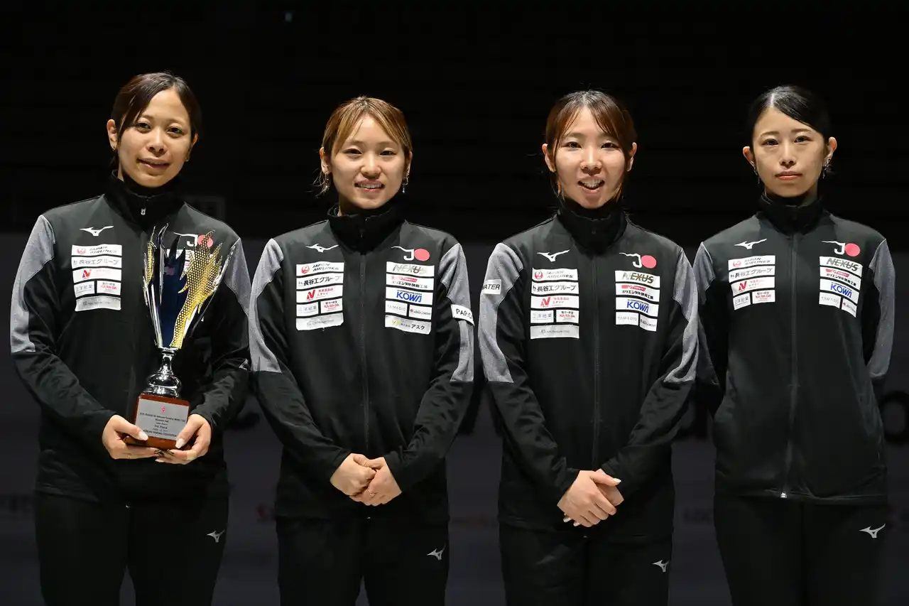 【公益社団法人日本フェンシング協会】 【フェンシング】2025-2026シーズン初メダル！ワールドカップ（韓国／釜山）女子フルーレで日本代表チームが銅メダル獲得！