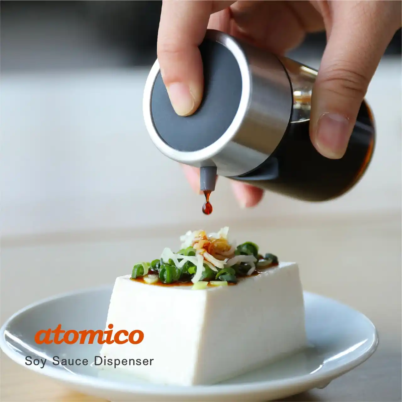 【株式会社シービージャパン】 【新商品】ワンプッシュで、ちょうどいい。押す力で注ぐ量を調整できる耐熱ガラス醤油差しが登場