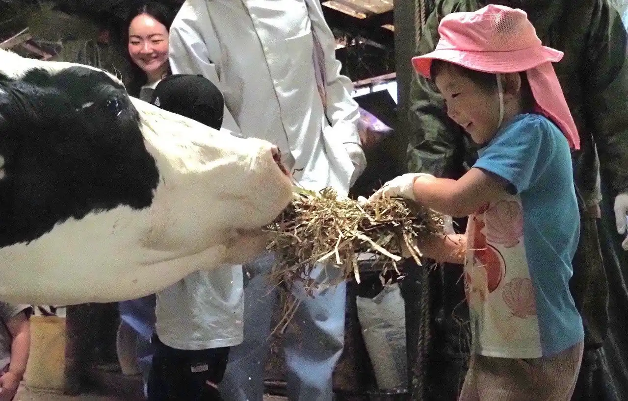 【夏休み特別企画】　小学生親子が体験「びん牛乳の今と未来」取材のご案内