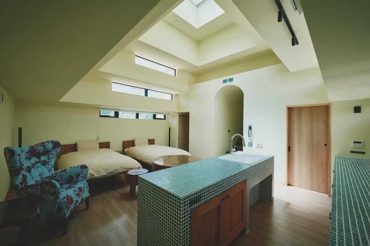 【株式会社イワタ】 IWATAの寝具を『はたけのリゾート 燦燦Villa』の個性的な１０棟のヴィラでご体感ください。