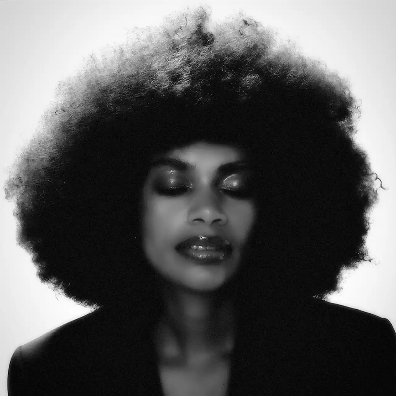 【The Orchard Japan】 オランダと南アフリカにルーツを持つシンガーソングライターJoya Mooiが、ニューEP『All The Things』を4月24日にリリース