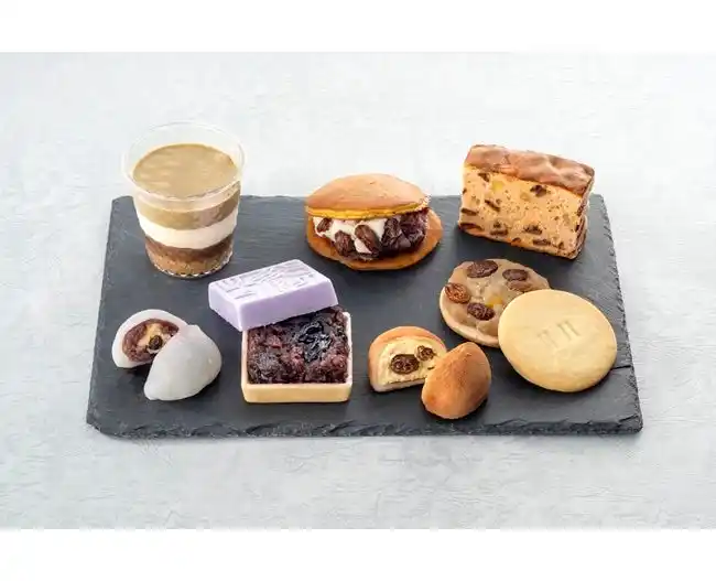 【株式会社高島屋】 【新宿高島屋】栃木・石川・滋賀・福井・島根・広島・香川から新宿へ。県境を越えて７人の若手和菓子職人・店主が集結し、代表銘菓と新作和菓子を販売するイベント「旅する和菓子」、４月15日（水）から開催！