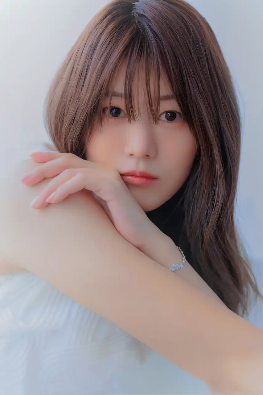 真優梨、「ミラージュ」MV公開　“夏に終わりを告げる恋”を描いた、儚く美しいラブソング