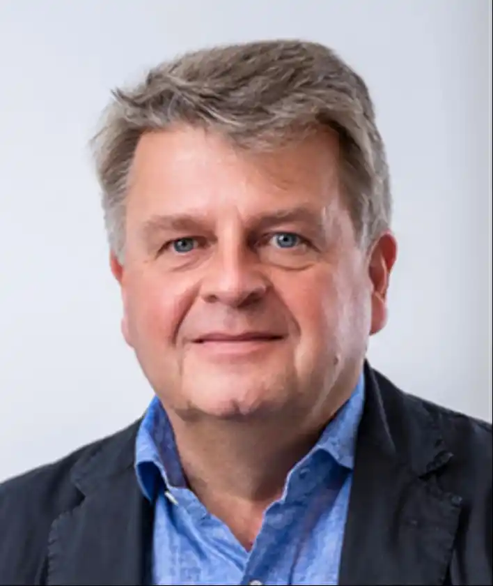 Ben Clarke氏
