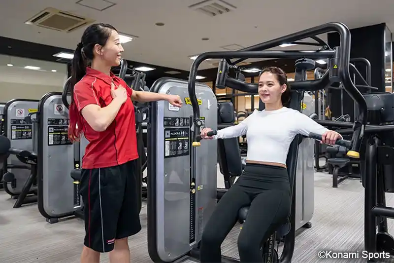 【コナミスポーツ株式会社】 コナミスポーツクラブで入会者向け新サービス「ナビシリーズ」を導入「館内ナビ30」「マイフィットナビ30」