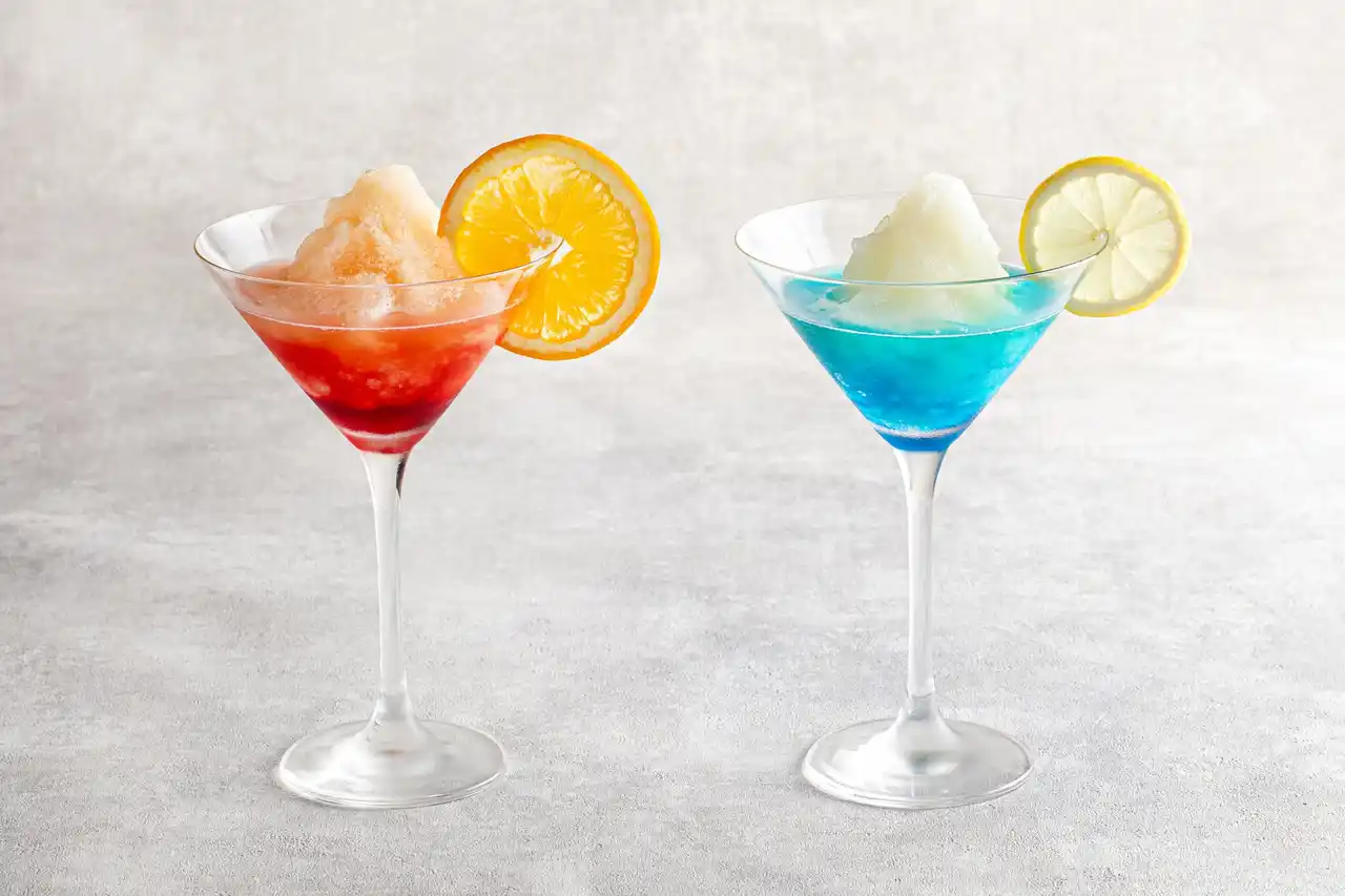 【新横浜プリンスホテル】35℃以上でフローズンドリンクが半額！！ホテル最上階のバーで猛暑日サービスを実施