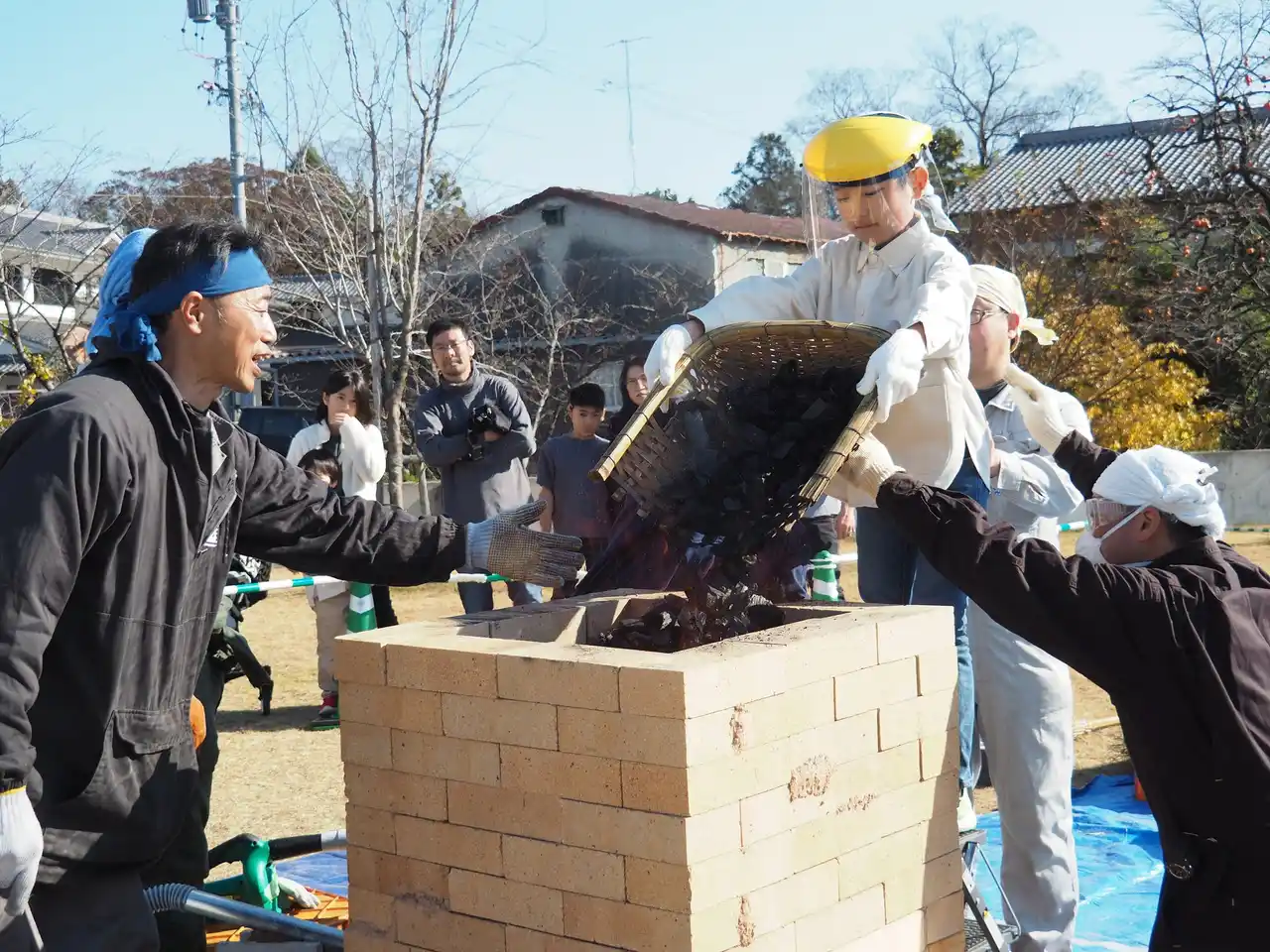 【貝印株式会社】 【イベントレポート】貝印、「刃物のまち」である岐阜県関市でたたら製鉄の公開操業を実施