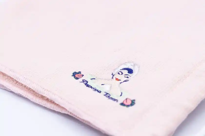 パパヤ桃源刺繍入りタオル
